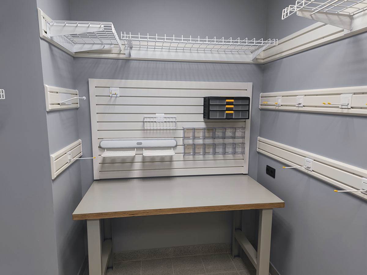 Заглушка белая