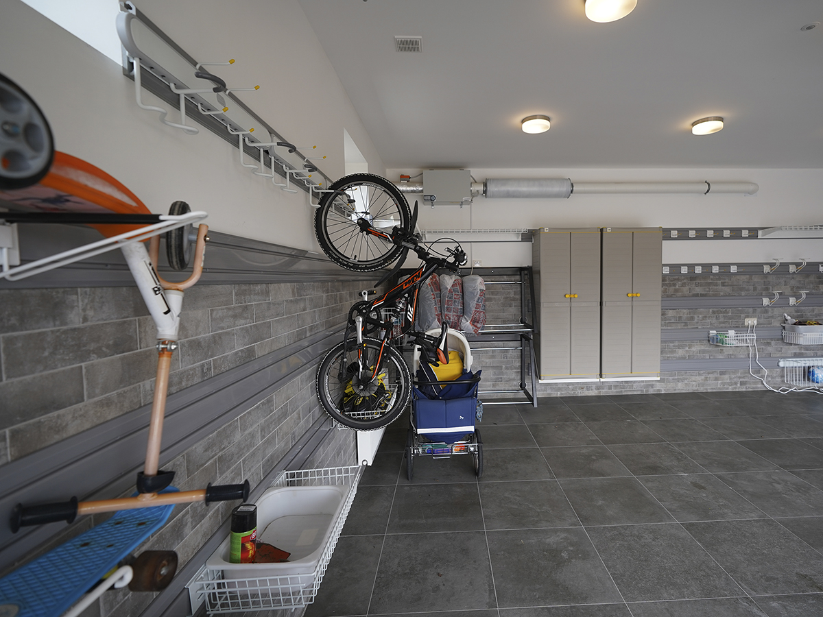 как храниь велосипед в гараже