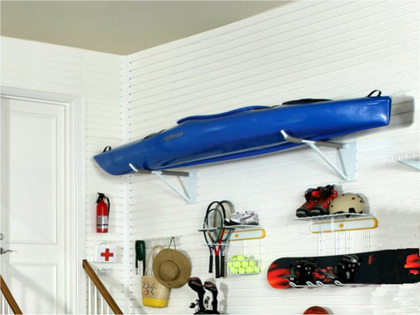 Хранение ПВХ лодки зимой в гараже под потолком, правильное хранение лодки взимний период