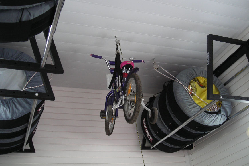 Узкий гараж с высоким потолком