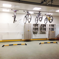 Комплексное обустройство гаража, потолочное хранение велосипедов